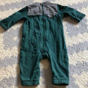 Boys body suit size 6-12 months.